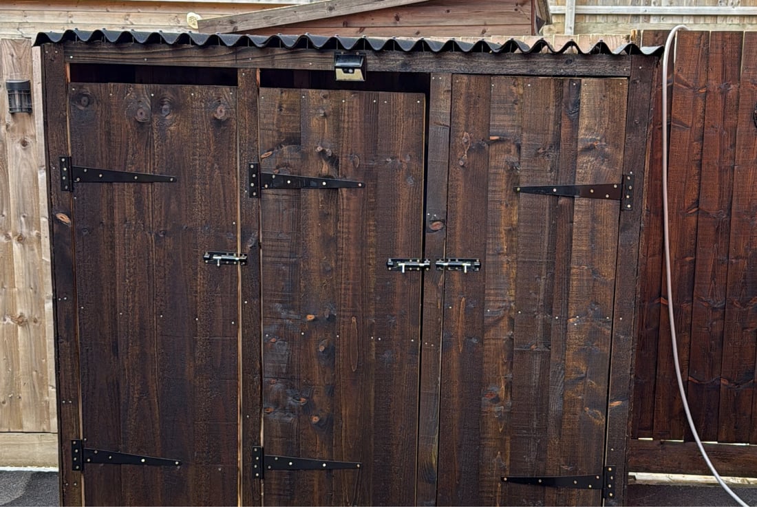 Main header - "Niall Exall"