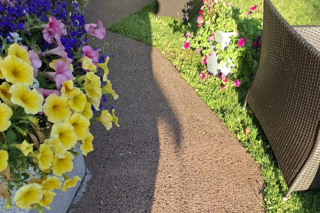 Main header - "MM Tree & Garden Services"