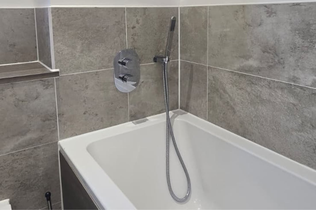 Main header - "DCL Building Contracts"