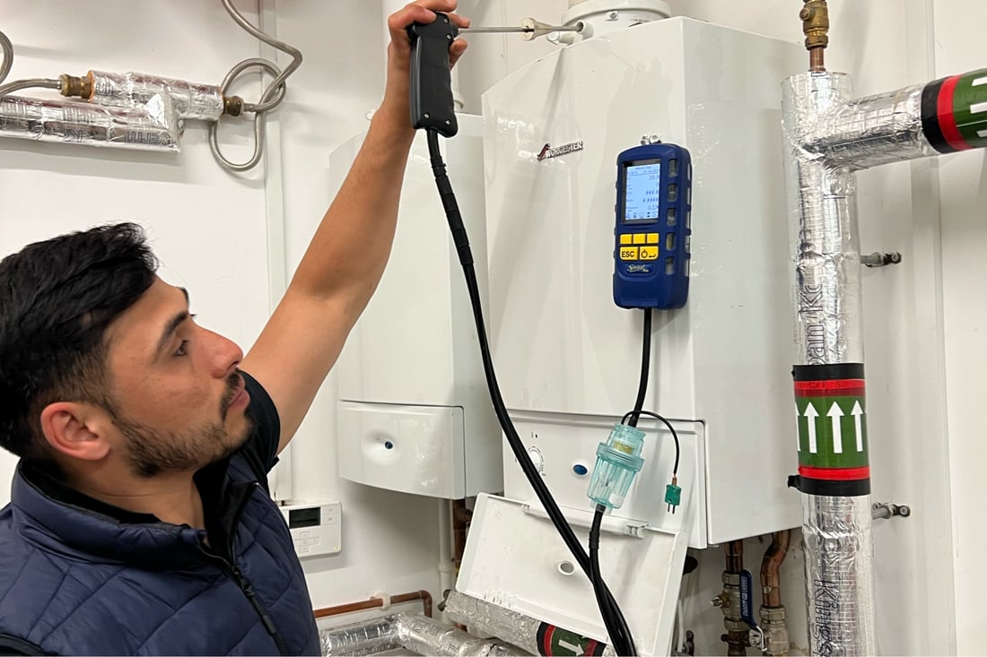 Main header - "HIQ HEATING & PLUMBING CREW LTD"