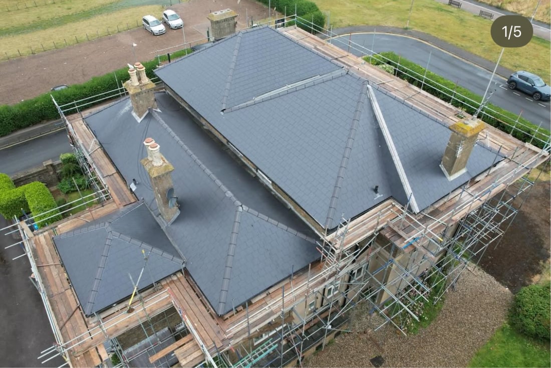Main header - "King Roofing Services"