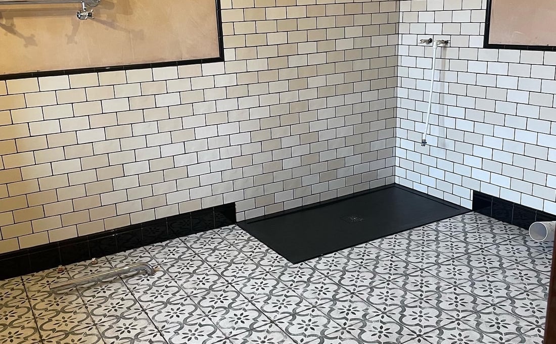 Main header - "RJM Tiling"