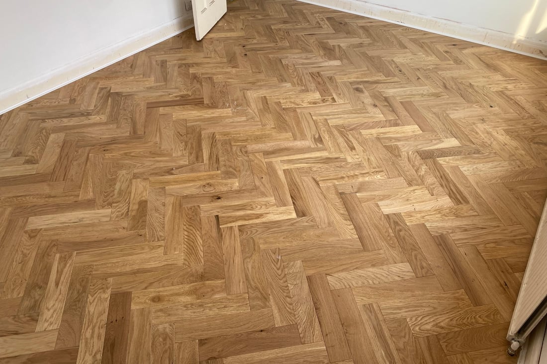 Main header - "M&N Carpets and Flooring"