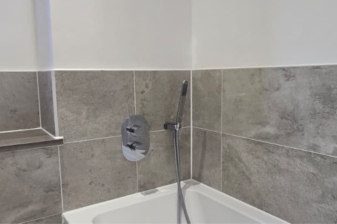 Main header - "DCL Building Contracts"