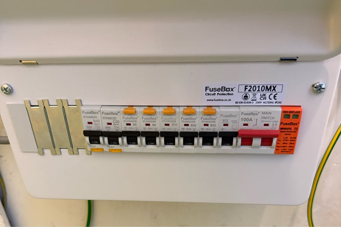 Main header - "JT Electrical"