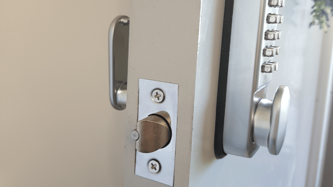 Main header - "Affordable Locksmiths"