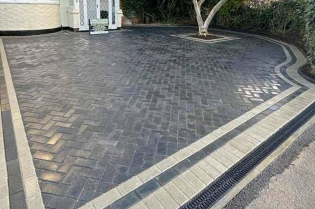 Main header - "W & H Bespoke Driveways"