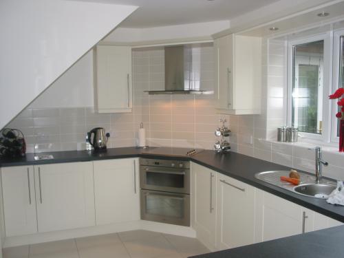 Kevandy Kitchens & Bedrooms gallery image 1