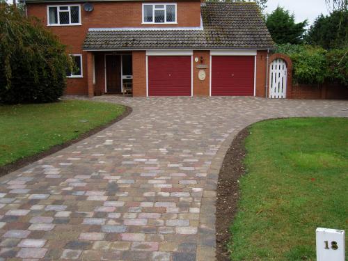 Tomley Paving Landscaping gallery image 3