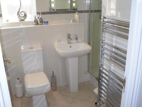 unique kitchens and bathrooms gallery image 4
