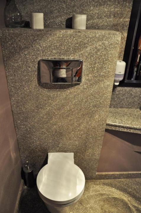 AMO LUXURY BATHROOMS LTD gallery image 2