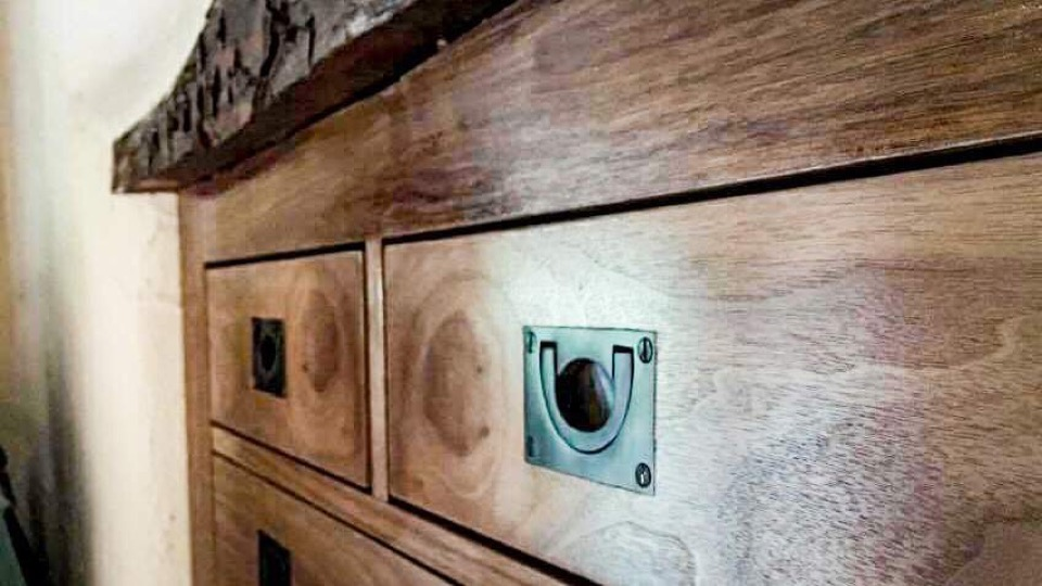 DM Bespoke Furniture and Carpentry gallery image 1