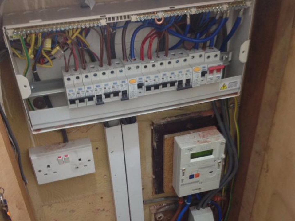 Browns Electrical Solutions gallery image 4