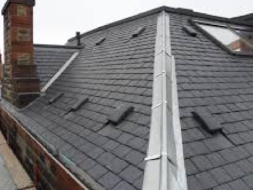 C M Roofing & Building gallery image 1