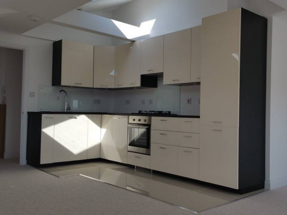 LS HOME CONSTRUCTION LTD gallery image 1