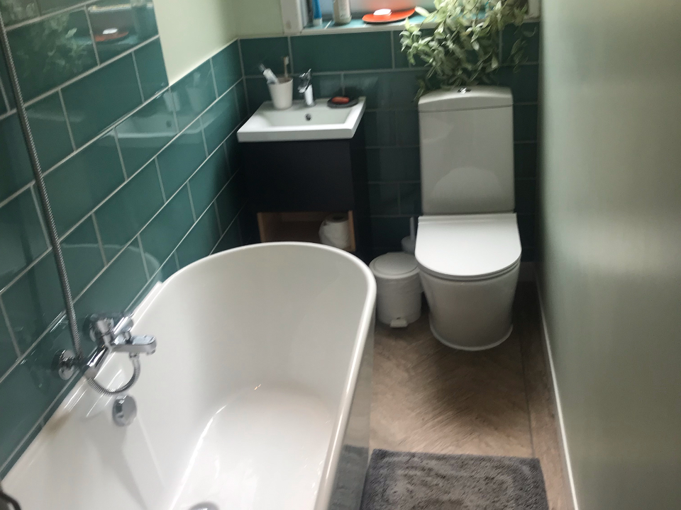 A B PLUMBING AND TILING gallery image 3