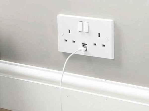 The Surrey Electrician gallery image 1