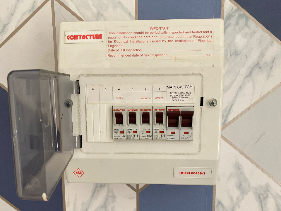 English Electrical gallery image 1