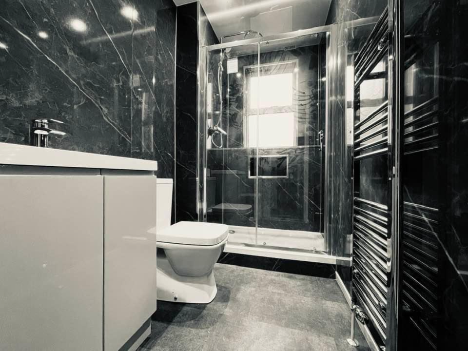 DC BUILDING gallery image 1