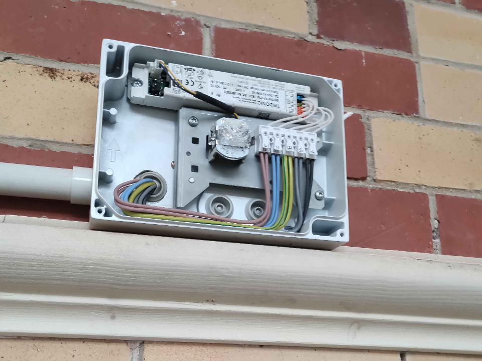 KRISX ELECTRICAL SERVICES LTD gallery image 2