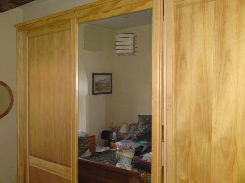 Mr Dennis Thornton gallery image 1