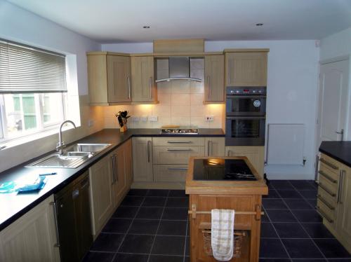 martin boddy kitchens gallery image 1